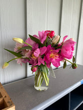 Load image into Gallery viewer, Medium Bespoke Bouquets

