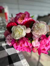 Load image into Gallery viewer, 2025 Peony Subscription (3 bouquets)