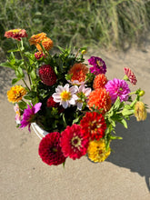 Load image into Gallery viewer, 2024 Dahlia Subscription (5 bouquets)
